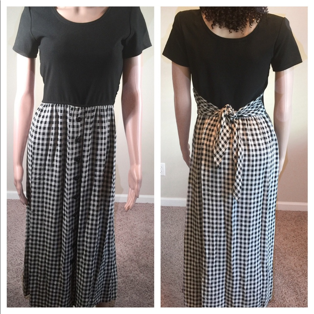 SIZE 8 BLACK & WHITE DRESS